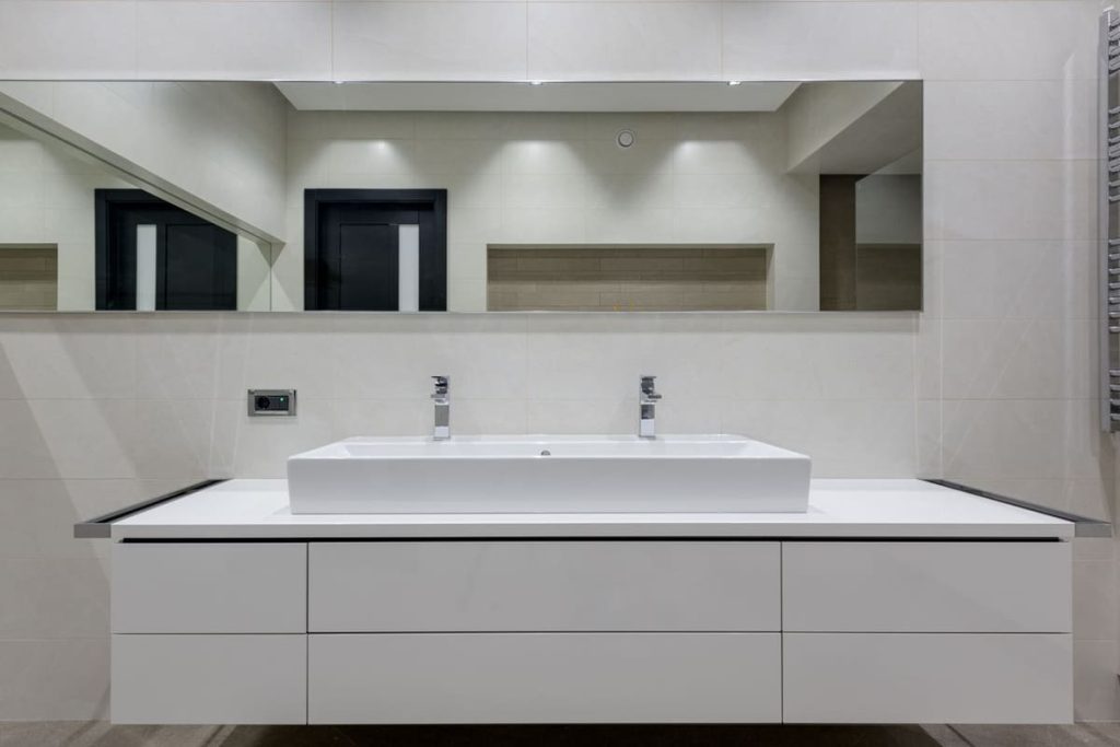 Bathroom vanity with a double vessel sink